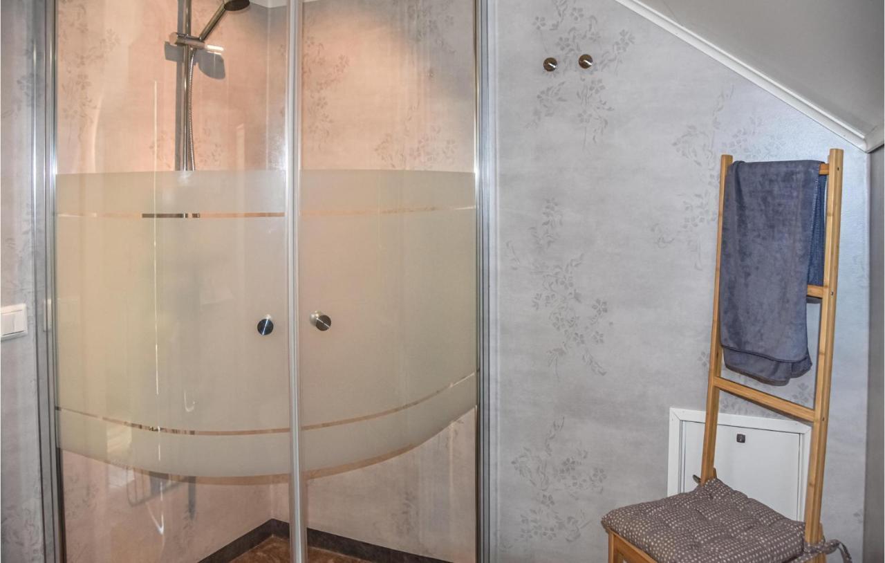 2 Bedroom Cozy Apartment In Arjaeng Esterno foto